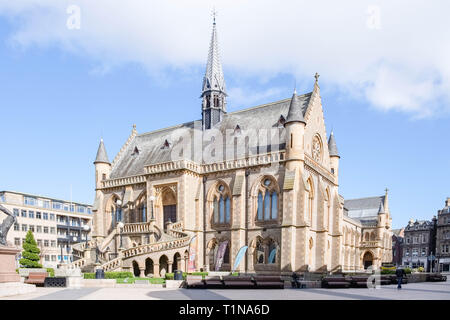 Dundee, Scotland, UK - March 23, 2019: Some of the impressive architecture in Dundee with the McManus Art Gallery and Museum within the city centre of Stock Photo