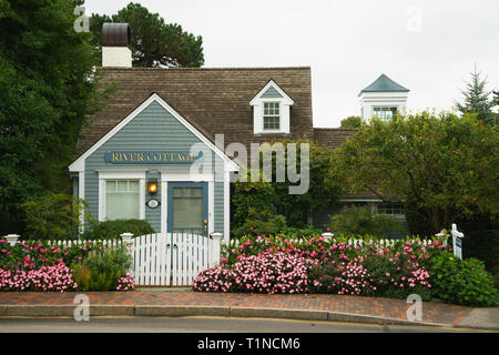 Cottages vacation rentals hi-res stock photography and images