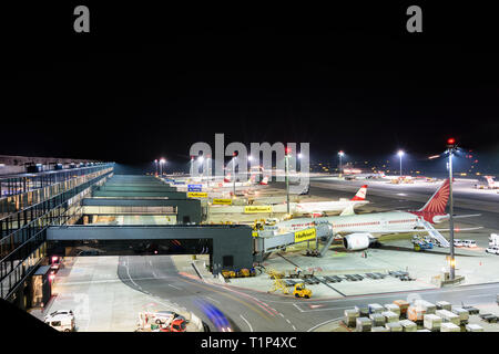 Wien Vienna airport, pier Nord (North), aircraft, plane, Austrian airlines Stock Photo