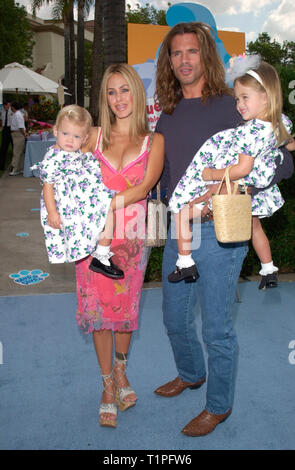 Ішімдік ішкен әке қызына жыныстық зорлық жасаған.