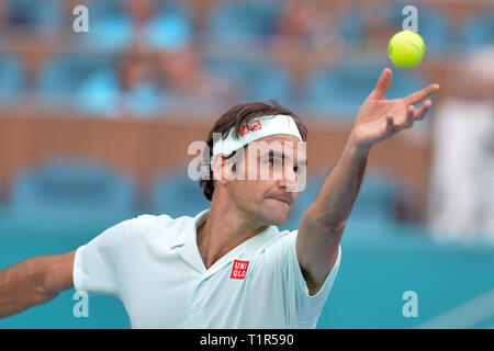 Miami Gardens, Florida, USA. 27th Mar, 2019. ROGER FEDERER (SUI) defeats D. Medvedev(RUS) 6-4 6-2 during the 2019 Miami Open at the Hard Rock Stadium in Miami Gardens. Credit: Andrew Patron/ZUMA Wire/Alamy Live News Stock Photo