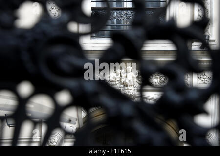 Details of a façade of a 19th century building - Paris 9th - France Stock Photo