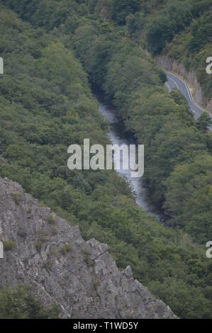 Beautiful Aerial Views of the Suarna River as it passes through the mountains near Navia de Suarna. Nature, Architecture, History, Street Photography. Stock Photo
