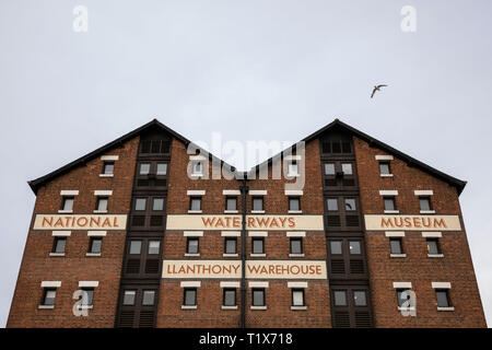 A general view outside the National Waterways Museum in Llanthony Warehouse at Gloucester Docks, Gloucester, England, UK, March 2019. Stock Photo