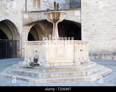 Bevagna Umbria Italy. Piazza Silvestri  the old fountain in the main square. Stock Photo