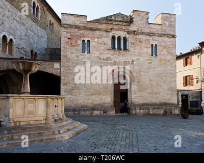 Bevagna Umbria Italia Italy. View of the medieval church of San Silvestro built in 1195 in Romanesque style by Maestro Binello. Stock Photo