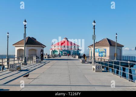 Ruby's Surf City Diner Huntington Beach Pier, Huntington Beach Stock ...