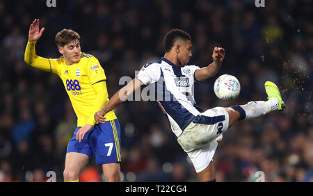 West Bromwich Albion's Mason Holgate (right) and Birmingham City's Connor Mahoney battle for the ball during the Sky Bet Championship match at The Hawthorns, West Bromwich. Stock Photo