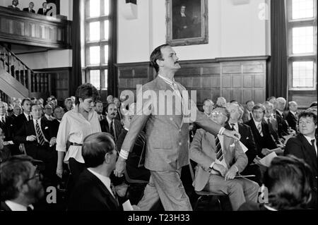 Clockwise (1986)  John Cleese,      Date: 1986 Stock Photo