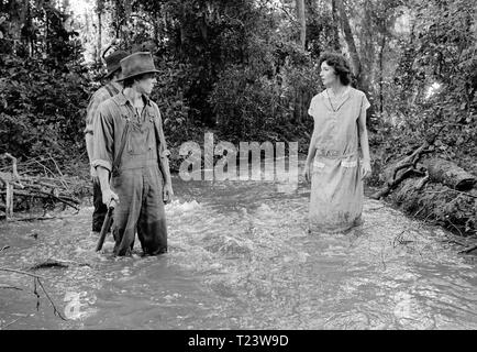 Cross Creek (1983)  Mary Steenburgen,  Ike Eisenmann, John Hammond,     Date: 1983 Stock Photo