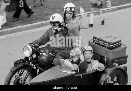 Holiday on the Buses (1973)  Michael Robbins,  Adam Rhodes,  Anna Karen,  Doris Hare,      Date: 1973 Stock Photo