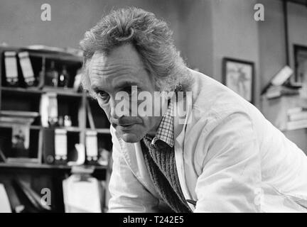 Link (1986)  Terence Stamp,      Date: 1986 Stock Photo