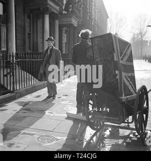 The Magic Box (1952) Robert Donat,      Date: 1952 Stock Photo