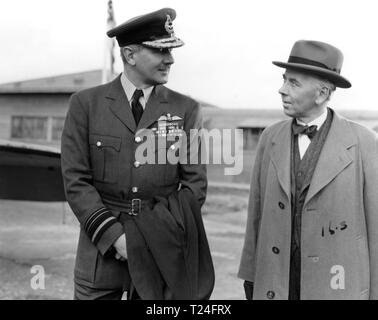 The Night My Number Came Up (1955)  Michael Redgrave, Alexander Knox,     Date: 1955 Stock Photo