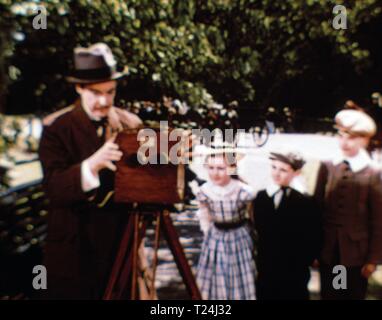 The Magic Box (1952)  Robert Donat,      Date: 1952 Stock Photo