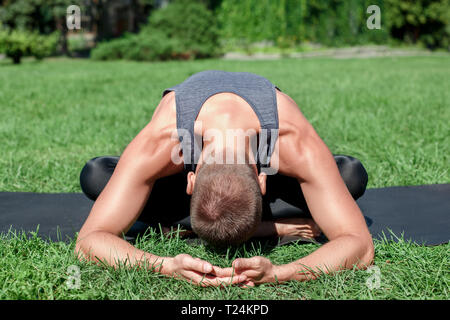 Wide-Legged Forward Bend Pose (Prasarita Padottanasana) • Yoga Basics