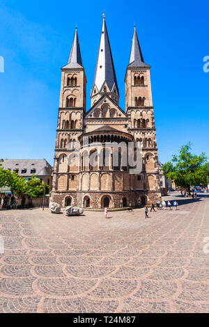 Bonn Minster cathedral or Bonner Munster is the oldest roman catholic church in Bonn, Germany Stock Photo
