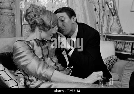 Morgan - A Suitable Case for Treatment (1966)  Vanessa Redgrave,  Robert Stephens,      Date: 1966 Stock Photo