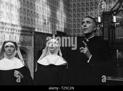 TO THE DEVIL A DAUGHTER CHRISTOPHER LEE, NASTASSJA KINSKI Date: 1976