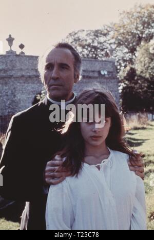 TO THE DEVIL A DAUGHTER CHRISTOPHER LEE, NASTASSJA KINSKI Date: 1976