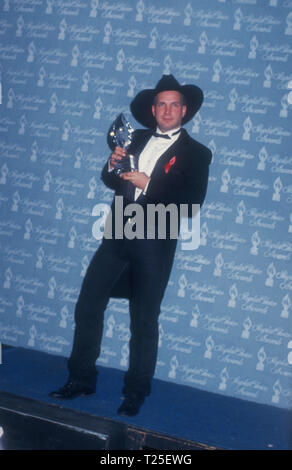 CULVER CITY, CA - MARCH 8: Singer Garth Brooks attends the 20th Annual People's Choice Awards on March 8, 1994 at Sony Picture Studios in Culver City, California. Photo by Barry King/Alamy Stock Photo Stock Photo