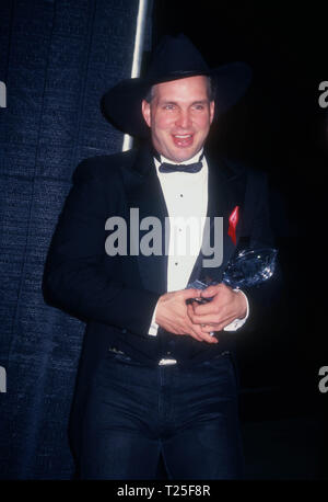 CULVER CITY, CA - MARCH 8: Singer Garth Brooks attends the 20th Annual People's Choice Awards on March 8, 1994 at Sony Picture Studios in Culver City, California. Photo by Barry King/Alamy Stock Photo Stock Photo