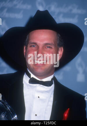 CULVER CITY, CA - MARCH 8: Singer Garth Brooks attends the 20th Annual People's Choice Awards on March 8, 1994 at Sony Picture Studios in Culver City, California. Photo by Barry King/Alamy Stock Photo Stock Photo