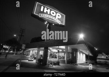 FEBRUARY 1, 2019 LOS ANGELES, CA, USA - Edward Hopper style view of Los  Angeles California IHOP at night with neon sign on Stock Photo - Alamy