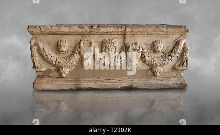 Roman relief garland sculpted sarcophagus.  Adana Archaeology Museum, Turkey Stock Photo