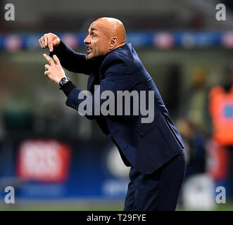 Milan, Italy. 31st Mar, 2019. Inter Milan's head coach Luciano Spalletti reacts during a Italian Serie A soccer match between Inter Milan and Lazio, in Milan, Italy, March 31, 2019. Lazio won 1-0. Credit: Augusto Casasoli/Xinhua/Alamy Live News Stock Photo