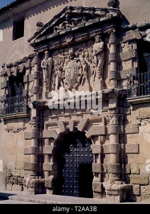 FACHADA DEL PALACIO DE LOS CONDES DE CIRAT TAMBIEN LLAMADA CASA GRANDE - SIGLO XVI - ESTILO MANIERISTA. Location: CASA GRANDE-PALACIO DE LOS CONDES DE CIRAT. Almansa. ALBACETE. SPAIN. Stock Photo