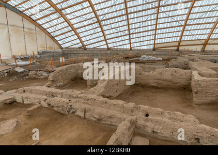 Catalhoyuk was a very large Neolithic and Chalcolithic proto-city settlement in southern .Catalhoyuk is located overlooking the Konya Plain, southeast Stock Photo