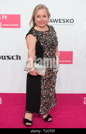 Berlin, Deutschland. 30th Mar, 2019. Actress ChrisTine URSPRUCH Red Carpet for the Golden Camera 2019 in Berlin, Germany on 30.03.2019. | usage worldwide Credit: dpa/Alamy Live News Stock Photo