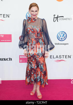 Berlin, Deutschland. 30th Mar, 2019. Actress Andrea SAWATZKI Red carpet for the Golden Camera 2019 in Berlin, Germany on 30.03.2019. | Usage worldwide Credit: dpa/Alamy Live News Stock Photo