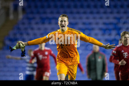 Reading, Berkshire, UK. 01st Apr, 2019. Goalkeeper Ron-Thorben Hoffmann of Bayern Munich II   celebrates at full time during the Premier League International Cup match between Reading U23 and Bayern Munich II at the Madejski Stadium, Reading, England on 1 April 2019. Photo by Andy Rowland. Credit: Andrew Rowland/Alamy Live News Stock Photo