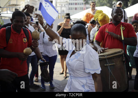 Tegucigalpa, Honduras. 1st Apr, 2019. Women of the Garifuna ethnic