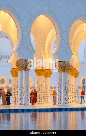 Sheikh Zayed Grand Mosque, Abu Dhabi, United Arab Emirates Stock Photo