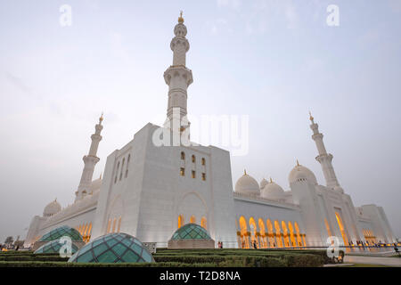 Sheikh Zayed Grand Mosque, Abu Dhabi, United Arab Emirates Stock Photo