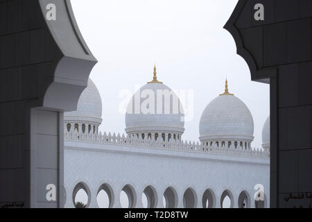 Sheikh Zayed Grand Mosque, Abu Dhabi, United Arab Emirates Stock Photo