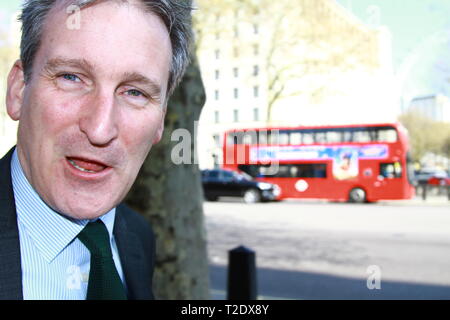 DAMIAN HINDS MP IN WHITEHALL ON 1ST APRIL 2019. POLITICIANS. MPS. CONSERVATIVE PARTY MPS. MINISTERS. EDUCATION SECRETARY. MEMBER OF PARLIAMENT FOR EAST HAMPSHIRE CONSTITUENCY. BRITISH POLITICIANS. UK POLITICS. THE BOW GROUP. Russell Moore portfolio page. Stock Photo