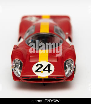 Hornby Scalextric Ferrari 330 P4, No.24, Le Mans 1967 Mairesse-Be