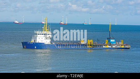 ukd-marlin-trailing-suction-hopper-dredger-working-in-the-aberdeen