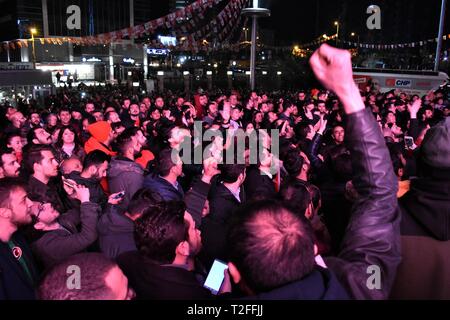 Ankara, Turkey. 1st Apr, 2019. Supporters of the main opposition Republican People's Party (CHP) gather to celebrate the preliminary results in the local elections. Credit: Altan Gocher/ZUMA Wire/Alamy Live News Stock Photo