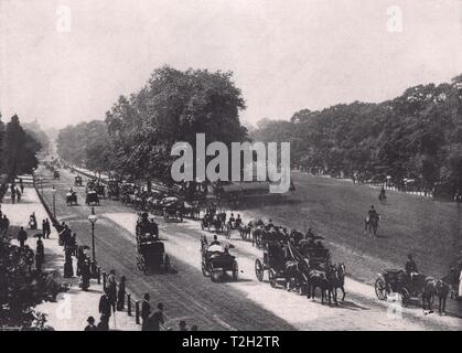 Hyde Park the drive and rotten row Stock Photo Alamy