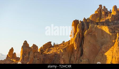 Rock formation The Christian Brothers in the evening light, Smith Rock State Park, Oregon, USA Stock Photo