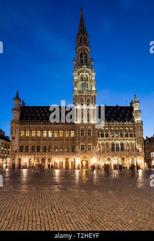 City Hall, Stadhuis am Grand Place, Grote Markt, Dusk, Brussels, Belgium Stock Photo