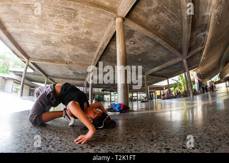 Caracas Venezuela 22/05/2012. Young people practicing break dance in the spaces of tierra de nadie in the Central University of Venezuela UCV. Stock Photo