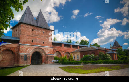 Exterior view to Zaraysk Kremlin wall with bastion and St. Nicholas Tower at Moscow region, Russia Stock Photo