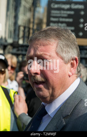 Sammy Wilson DUP MP Outside the Houses of Parliament, London on March 29th 2019 The day the Britain was meant to leave the EU. Stock Photo