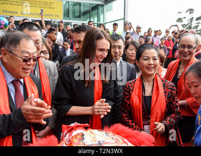(190403) -- BEIJING, April 3, 2019 (Xinhua) -- New Zealand Prime Minister Jacinda Ardern and Chinese Consul General in Auckland Xu Erwen participate in the 2019 Chinese New Year Festival and Market Day in Auckland, New Zealand, Feb. 2, 2019. (Xinhua/Guo Lei) Stock Photo